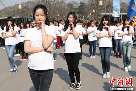 女子发现摄像头给酒店差评被起诉